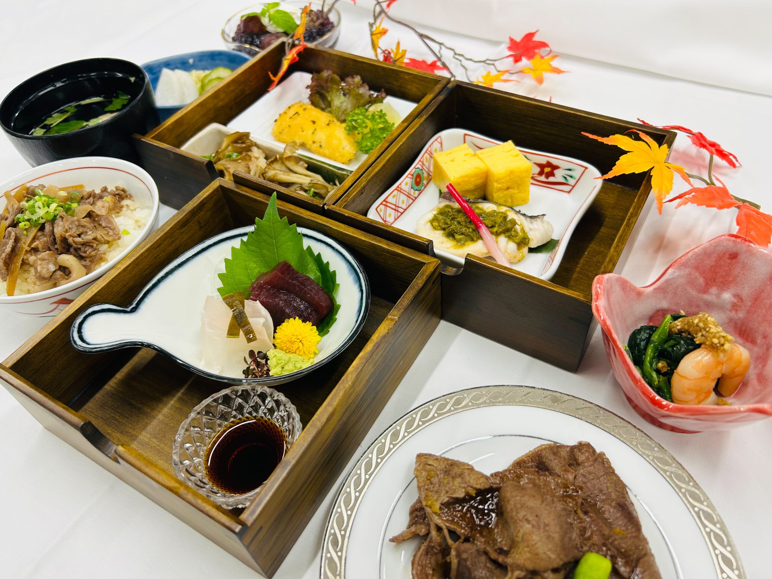 神無月おもてなし弁当 < 予約限定 20食 >